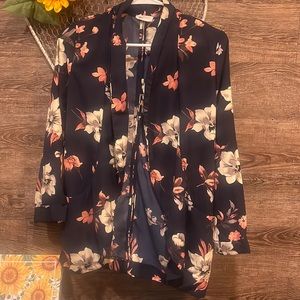 ✨Perfect dress up or dress down jacket floral jacket✨